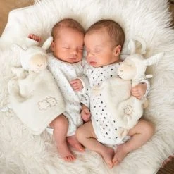 Baby Fehn Schmusetuch Deluxe Schaf - Baby Love -Günstiges Babyspielzeug Geschäft baby fehn schmusetuch deluxe schaf baby love 154788 d3