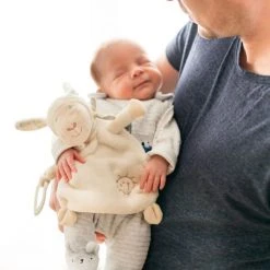 Baby Fehn Schmusetuch mit Beißelement Schaf - Baby Love -Günstiges Babyspielzeug Geschäft baby fehn schmusetuch mit beisselement schaf baby love 154436 d2
